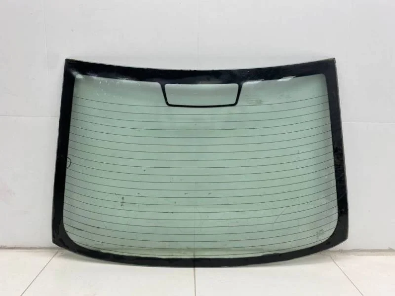 Стекло заднее Ford Mondeo 3 2000-2007