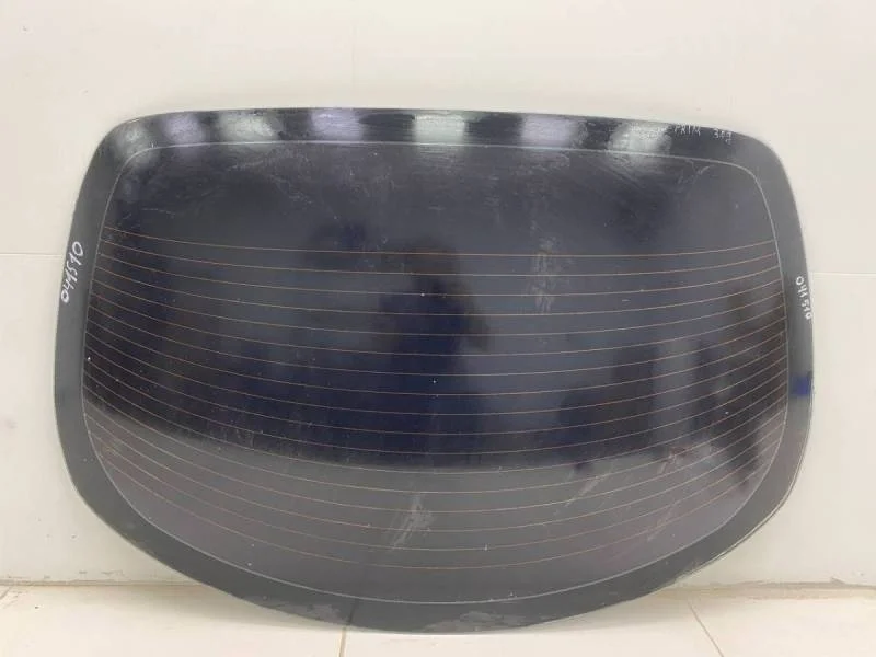 Стекло заднее Nissan Primera (P12) 2002-2007