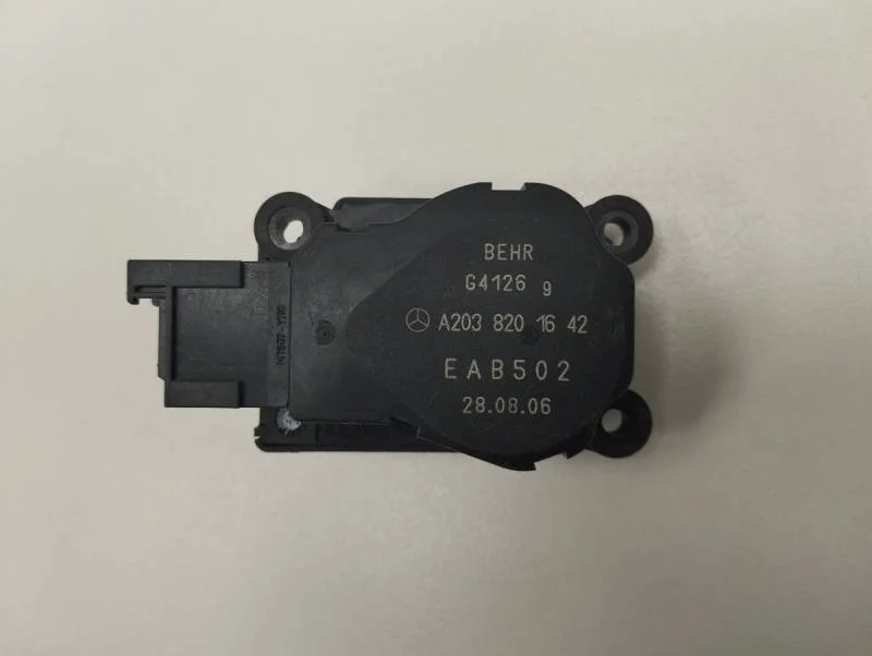 Моторчик заслонки печки Mercedes-Benz ML-Class (W163) 1998-2004