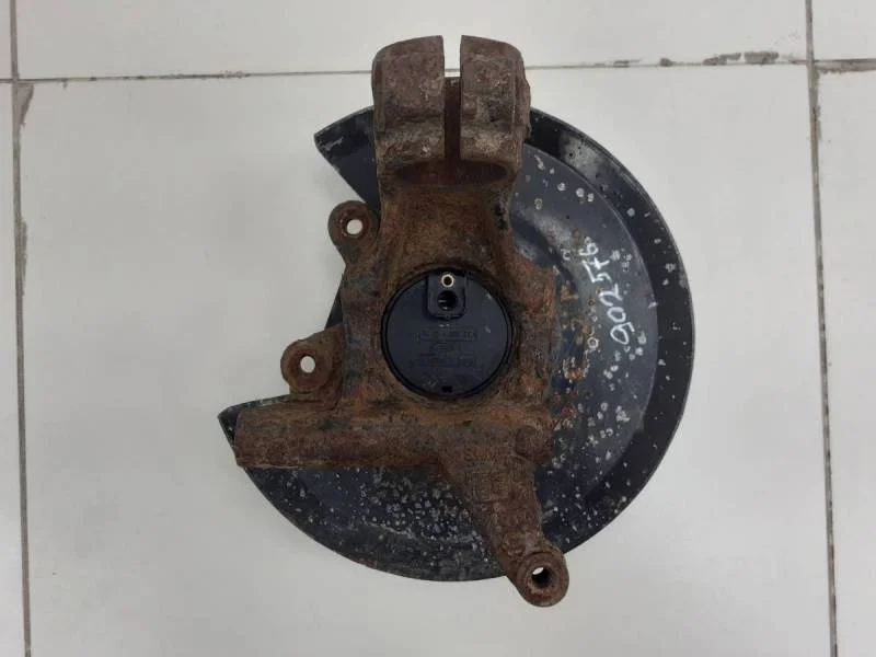 Кулак поворотный задний левый Ford Mondeo 3 2000-2007