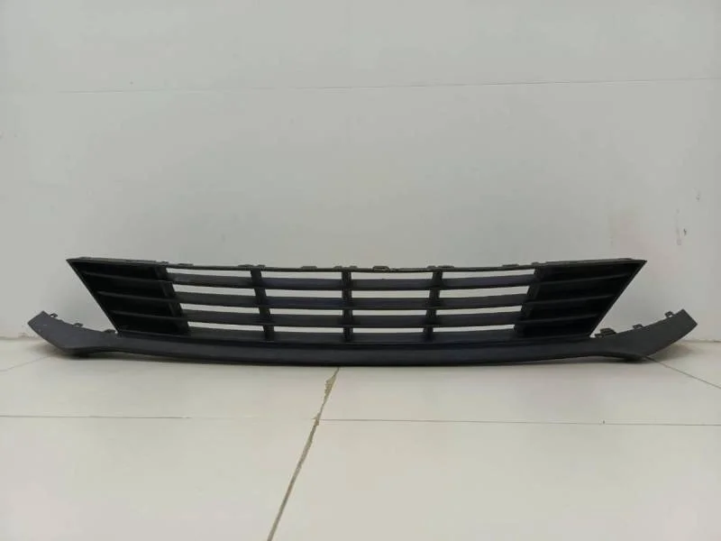 Решетка в бампер центральная Kia Rio 4 (FB) 2017>