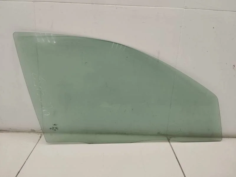 Стекло двери передней правой Ford Mondeo 3 2000-2007