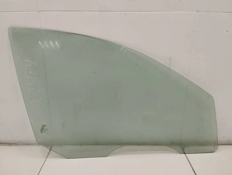 Стекло двери передней правой Ford Focus 1 1998-2004