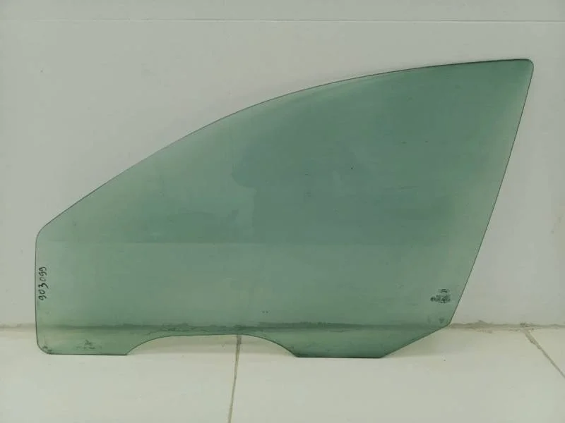 Стекло двери передней левой Ford Focus 1 1998-2004