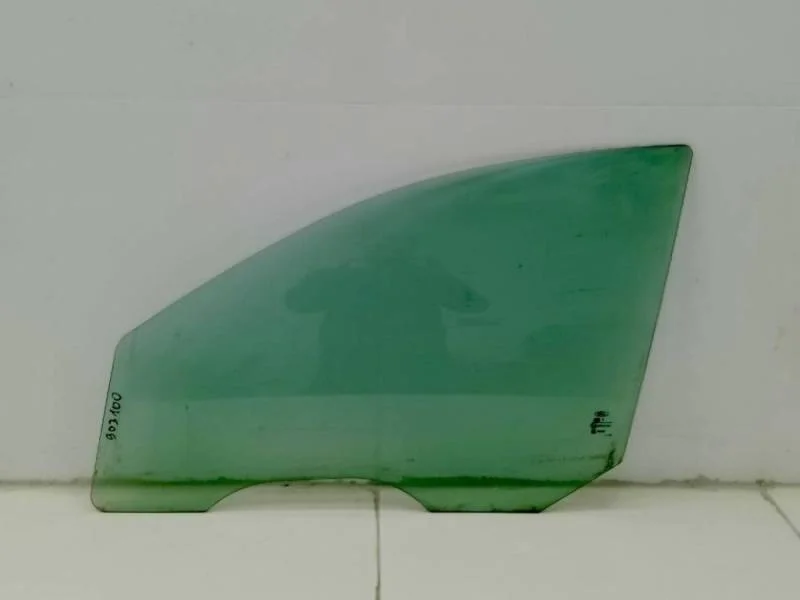 Стекло двери передней левой Ford Focus 1 1998-2004