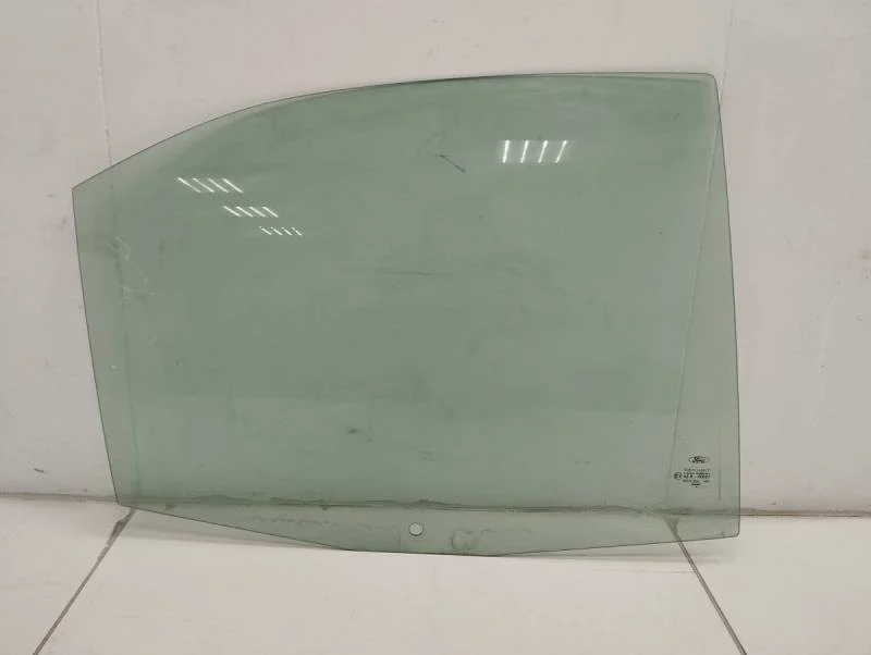 Стекло двери задней правой Ford Mondeo 3 2000-2007