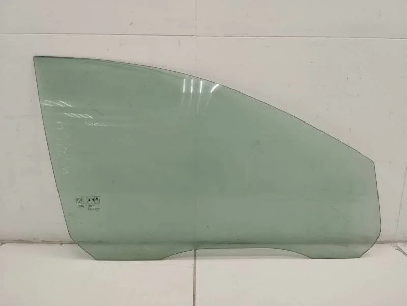 Стекло двери передней правой Ford Focus 2 (DB) 2008-2011