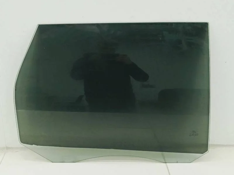 Стекло двери задней правой Ford Focus 2 (DA) 2005-2008
