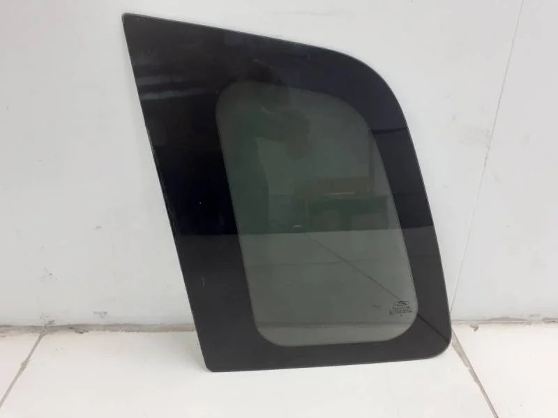 Стекло кузовное глухое левое Ford Fusion (JU) 2002-2012