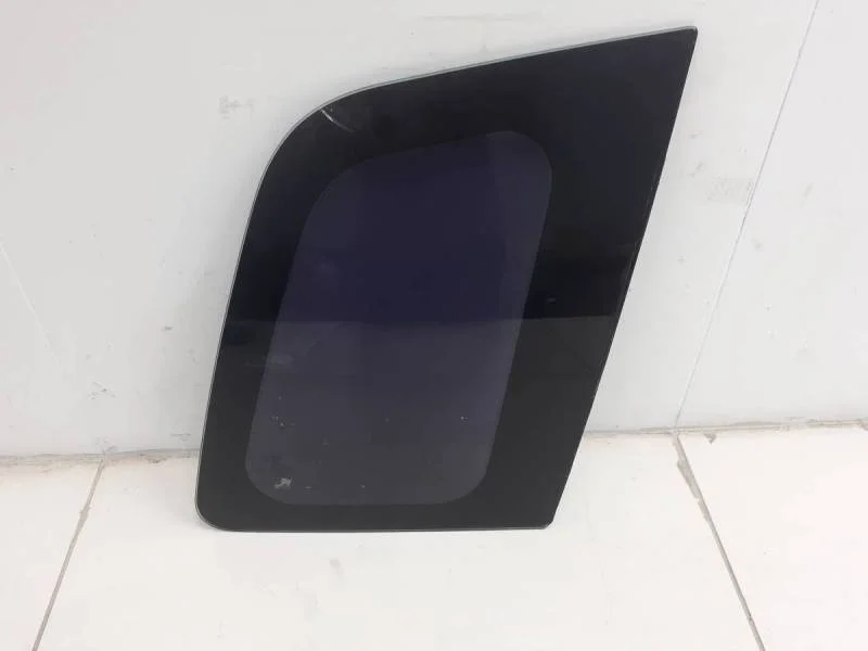 Стекло кузовное глухое правое Ford Fusion (JU) 2002-2012