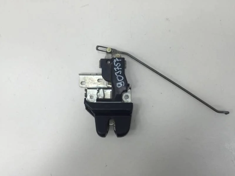 Замок багажника Mitsubishi Lancer 9  (CS/Classic) 2000-2011