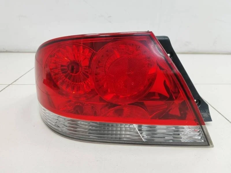 Фонарь задний левый Mitsubishi Lancer 9  (CS/Classic) 2000-2011
