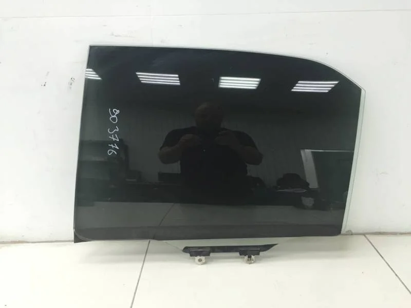 Стекло двери задней левой Mitsubishi Lancer 9  (CS/Classic) 2000-2011