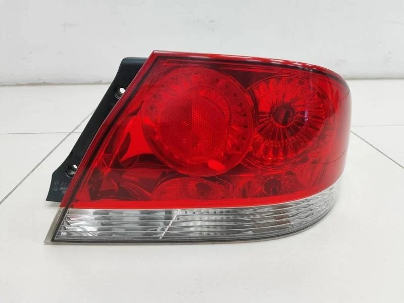 Фонарь задний правый Mitsubishi Lancer 9  (CS/Classic) 2000-2011