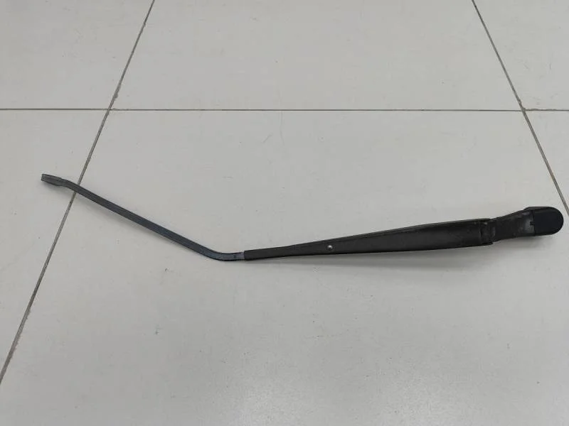 Поводок стеклоочистителя передний правый Mitsubishi Lancer 9  (CS/Classic) 2000-2011