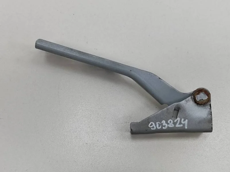 Петля капота левая Mitsubishi Lancer 9  (CS/Classic) 2000-2011