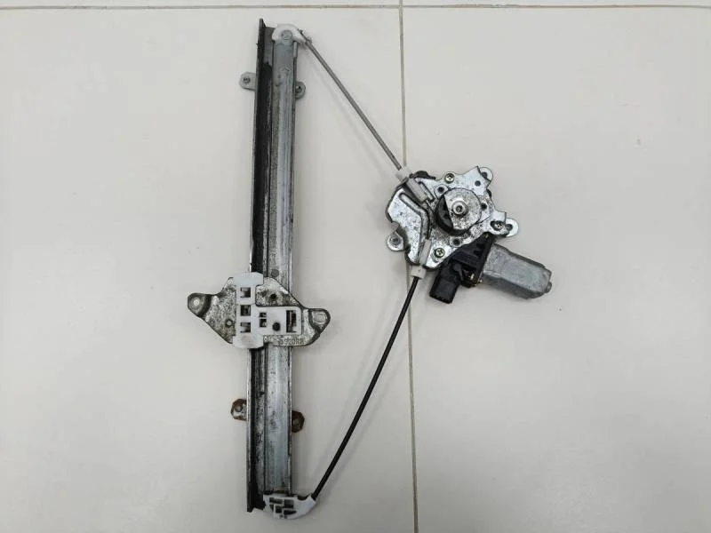 Стеклоподъемник электр. передний правый Mitsubishi Lancer 9  (CS/Classic) 2000-2011