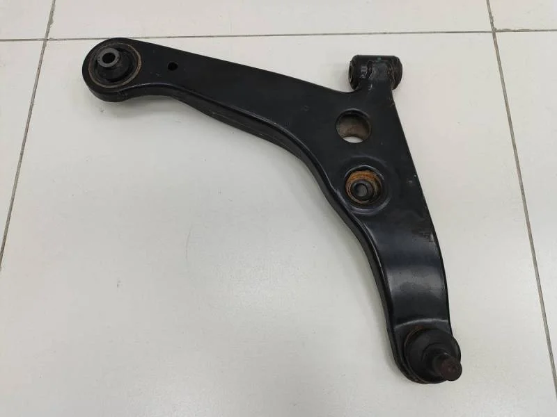 Рычаг передний правый Mitsubishi Lancer 9  (CS/Classic) 2000-2011