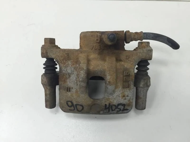 Суппорт задний правый Mitsubishi Lancer 9  (CS/Classic) 2000-2011