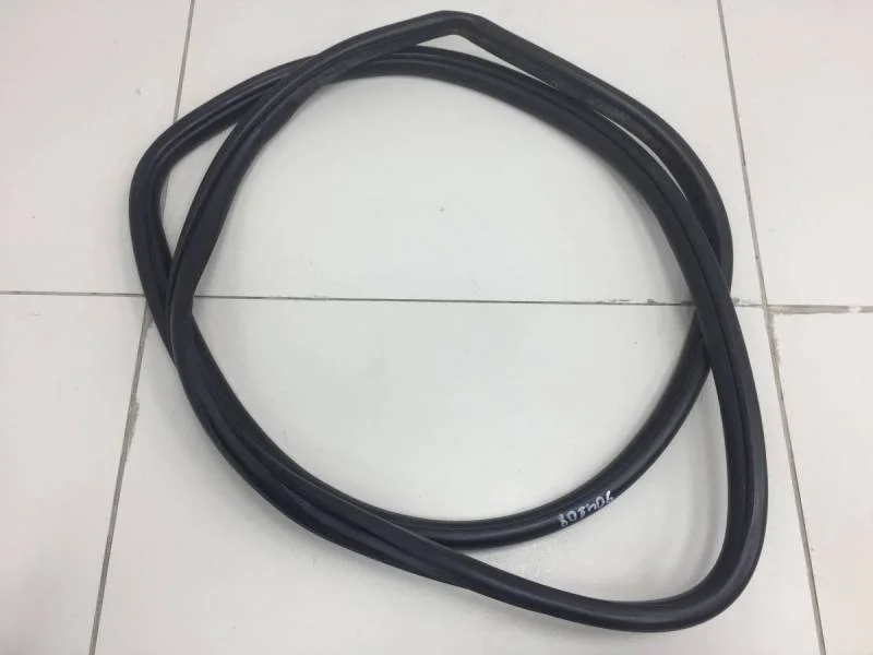 Уплотнитель проема двери задней левой Toyota Corolla E180 2013>