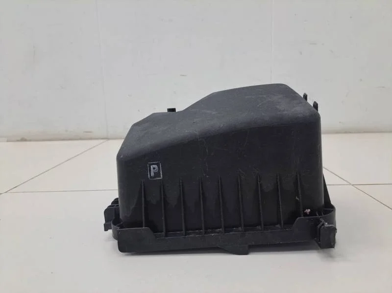 Крышка воздушного фильтра Toyota Corolla E180 2013>