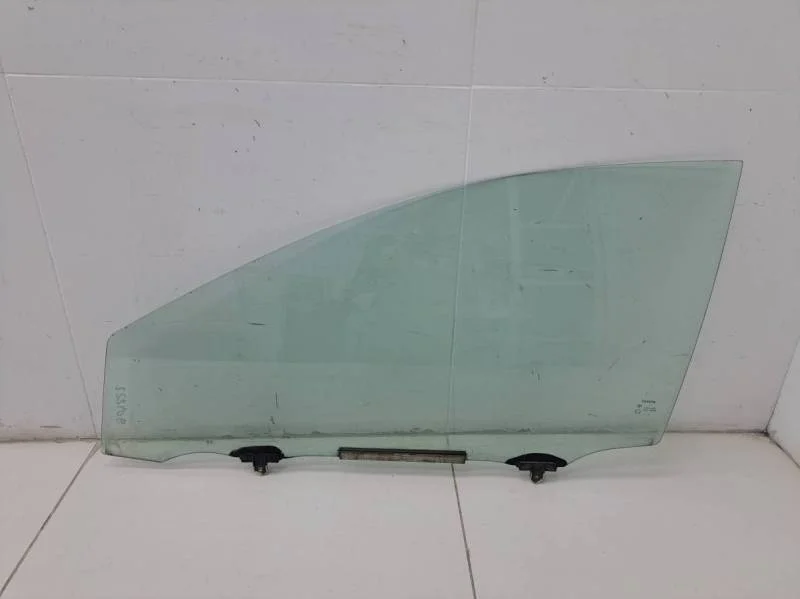 Стекло двери передней левой Toyota Corolla E180 2013>