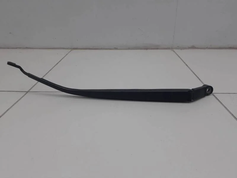 Поводок стеклоочистителя передний правый Toyota Corolla E180 2013>