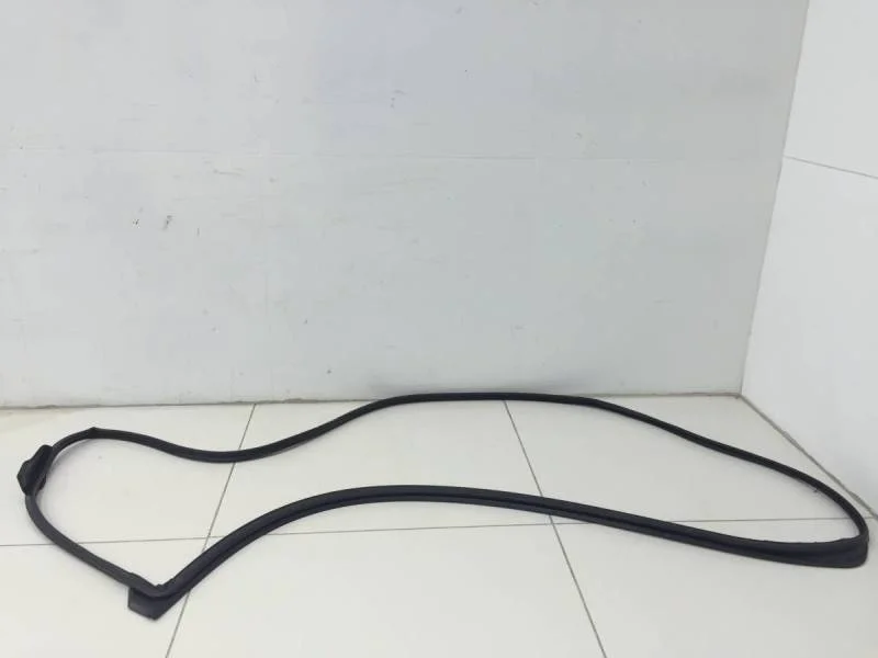 Уплотнитель двери Toyota Land Cruiser Prado (J150) 2009>