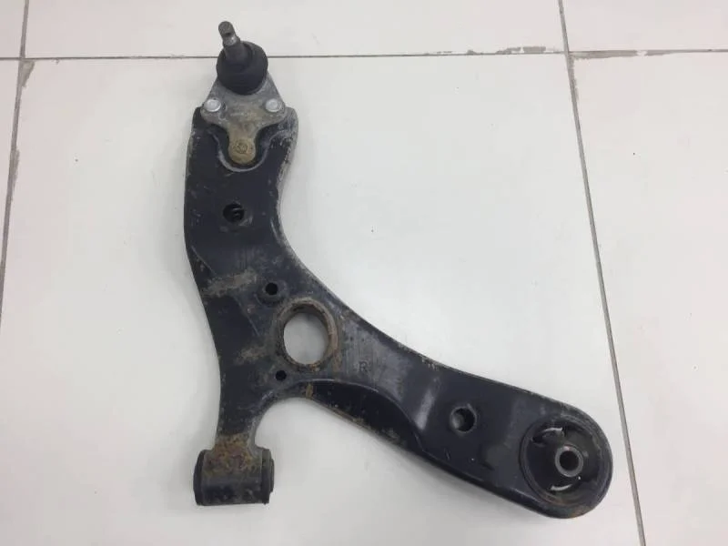 Рычаг передний нижний правый Toyota Corolla E180 2013>