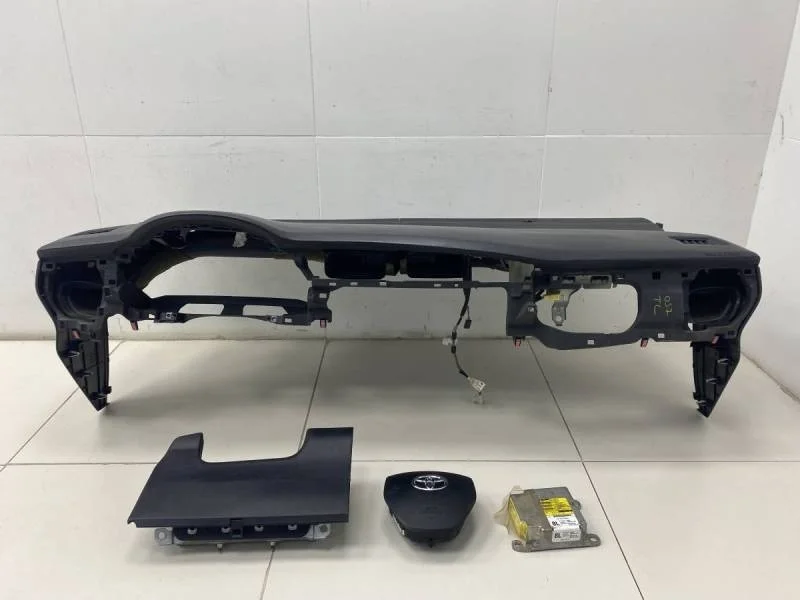 Подушка безопасности (комплект) Toyota Corolla E180 2013>