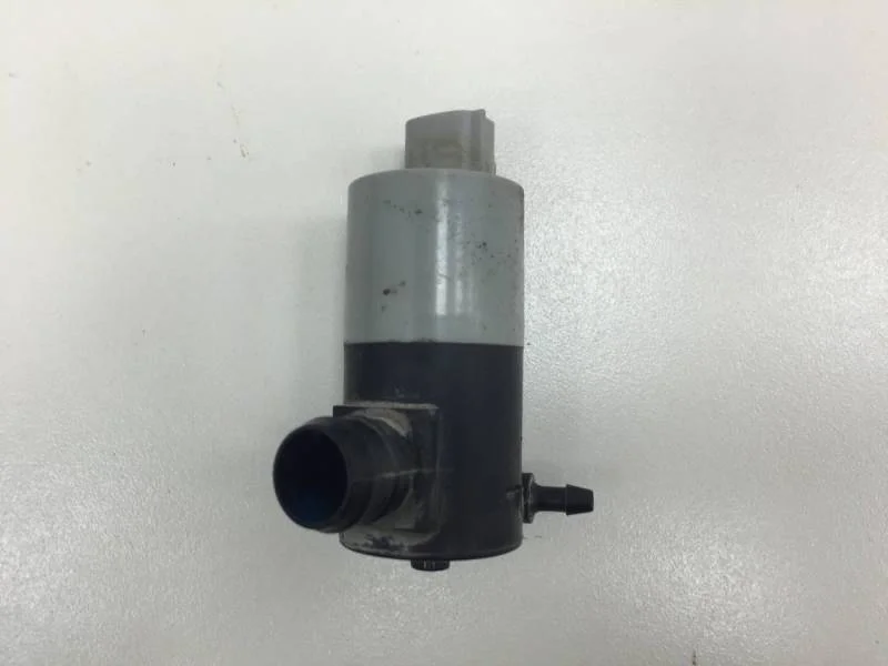 Насос омывателя Toyota Corolla E180 2013>