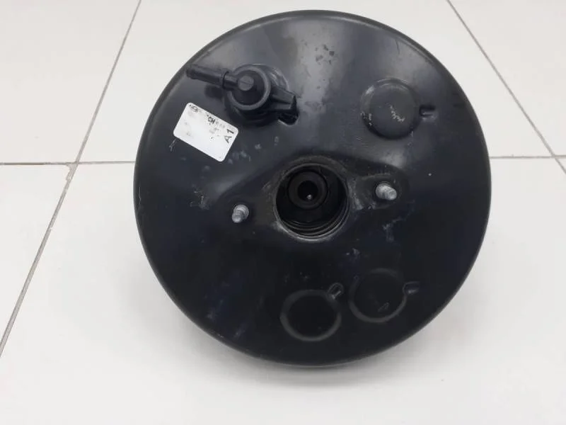 Усилитель тормозов вакуумный Toyota Corolla E180 2013>