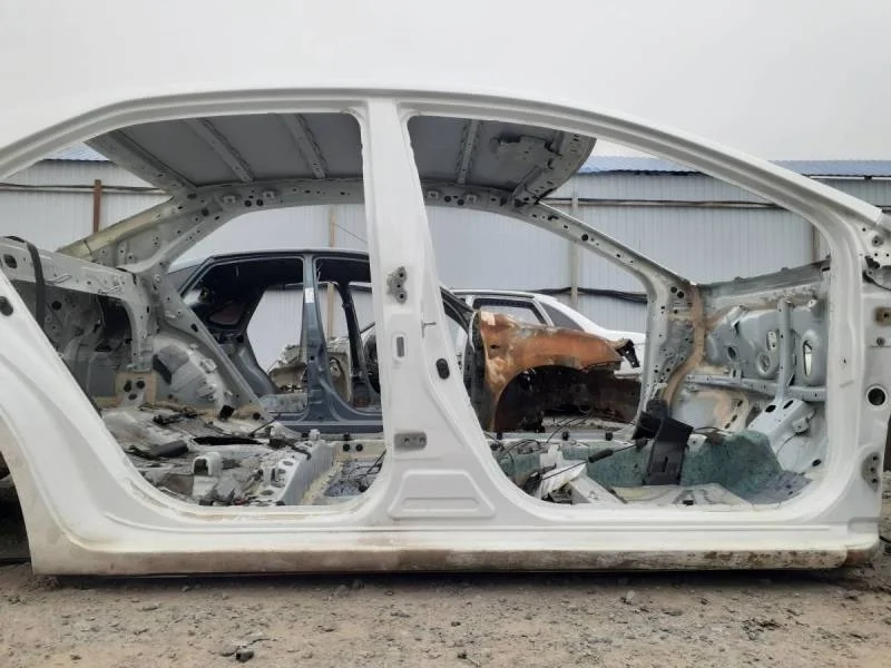 Порог со стойкой правый Toyota Corolla E180 2013>