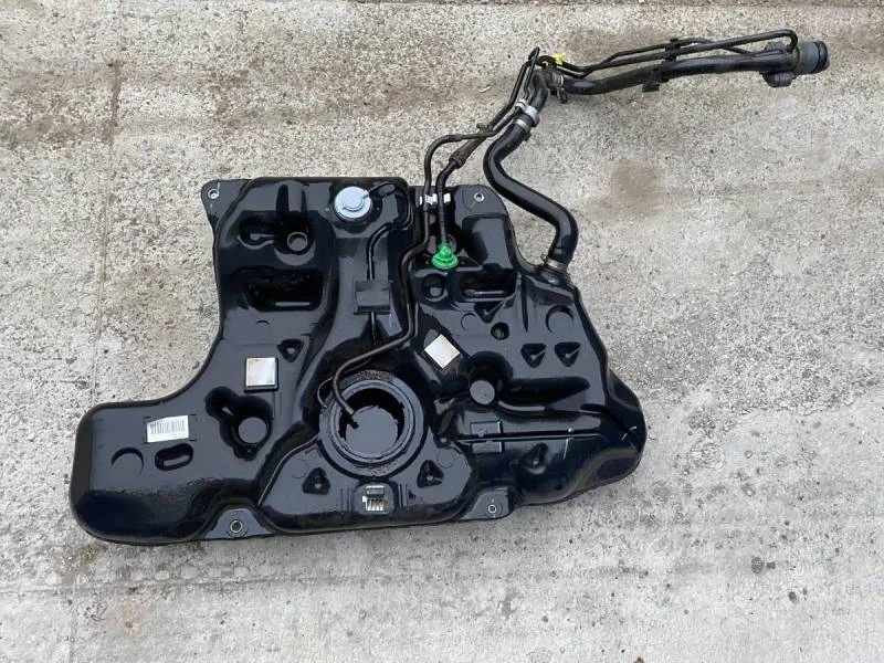 Бак топливный Toyota Corolla E180 2013>