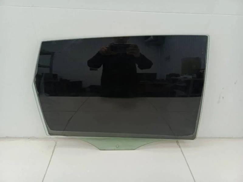 Стекло двери задней правой Ford Fiesta (MK5) 2002-2008