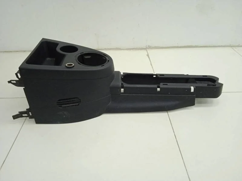 Консоль центральная Ford Fiesta (MK5) 2002-2008