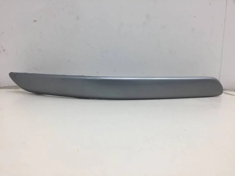 Молдинг переднего бампера правый Toyota Avensis (T250) 2003-2009