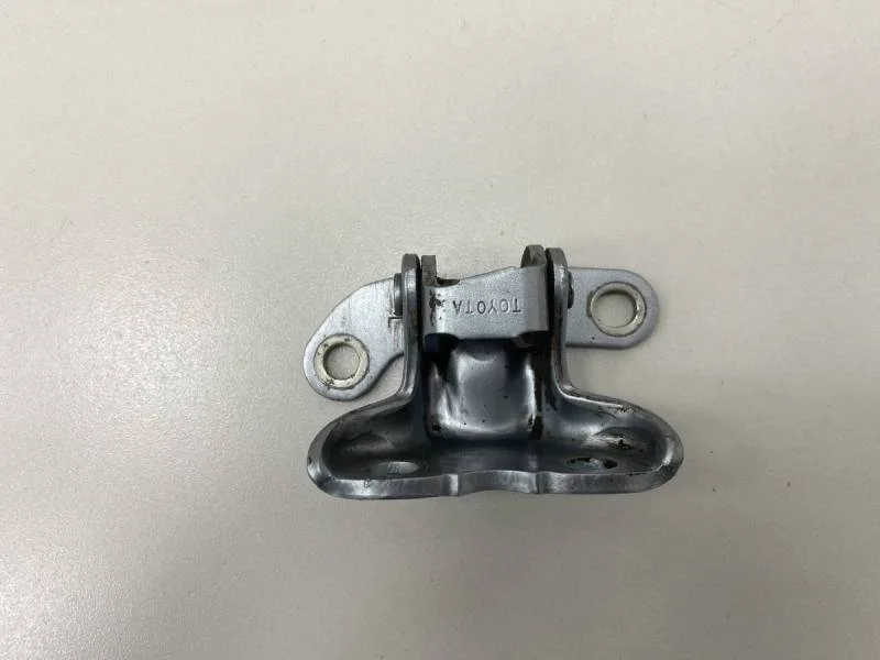 Петля двери задней левой верхняя Toyota Avensis (T250) 2003-2009