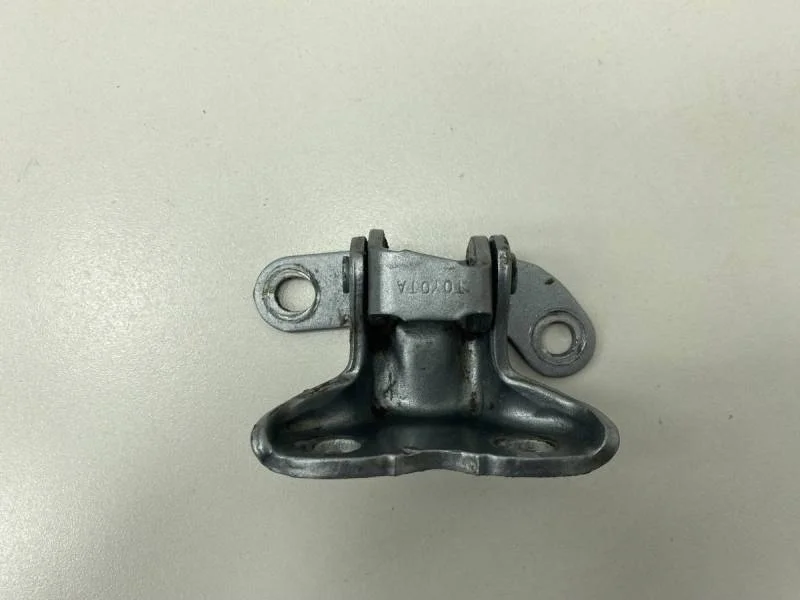 Петля двери задней правой верхняя Toyota Avensis (T250) 2003-2009