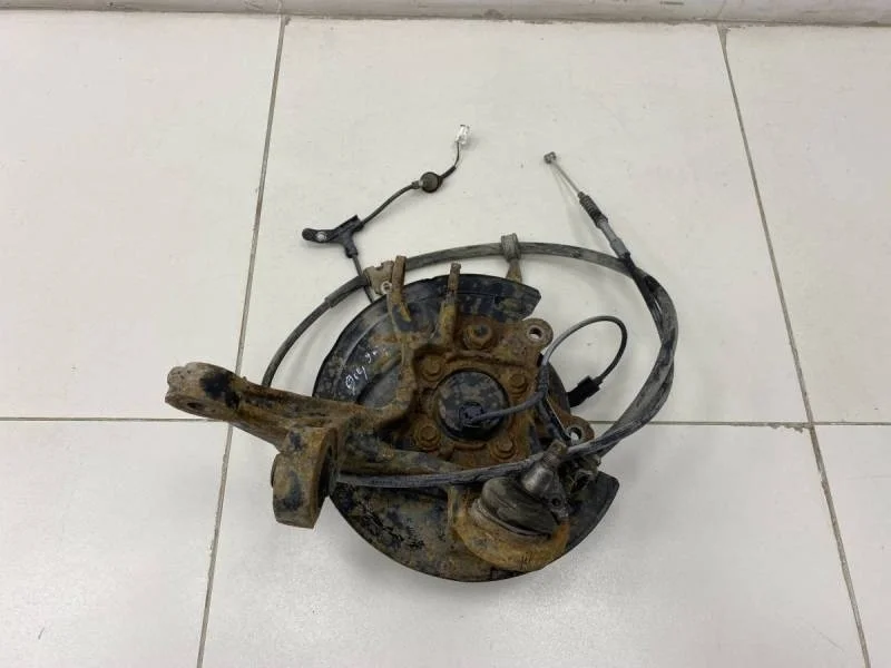 Кулак поворотный задний левый Toyota Avensis (T250) 2003-2009