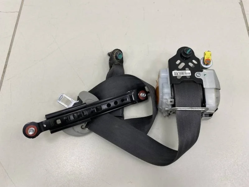 Ремень безопасности с пиропатроном Kia Ceed (JD) 2012-2018