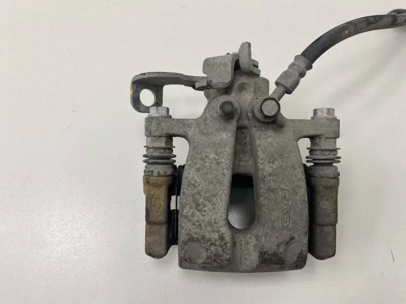 Суппорт задний левый Kia Ceed (JD) 2012-2018