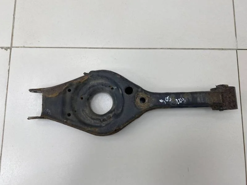 Рычаг задний нижний правый Kia Ceed (JD) 2012-2018