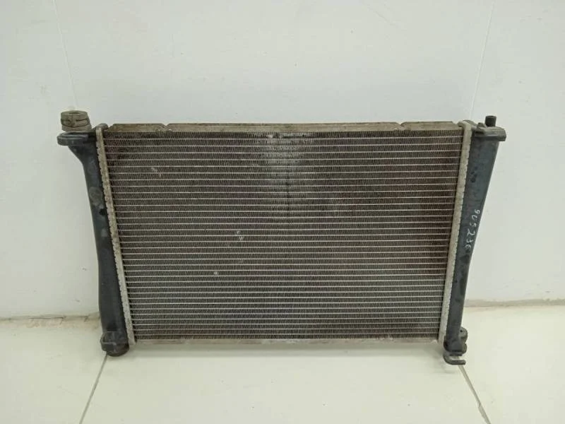 Радиатор охлаждения двигателя Ford Fiesta (MK5) 2002-2008