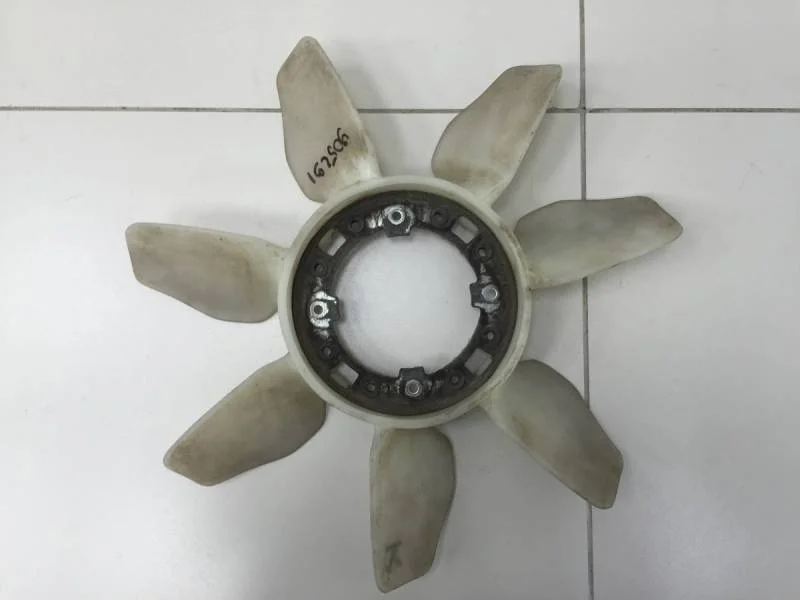 Крыльчатка Toyota Land Cruiser Prado (J150) 2009>