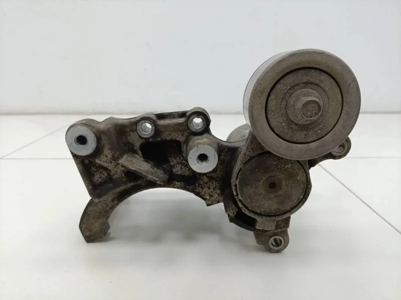 Кронштейн ролика-натяжителя руч. ремня Toyota Land Cruiser Prado (J150) 2009>