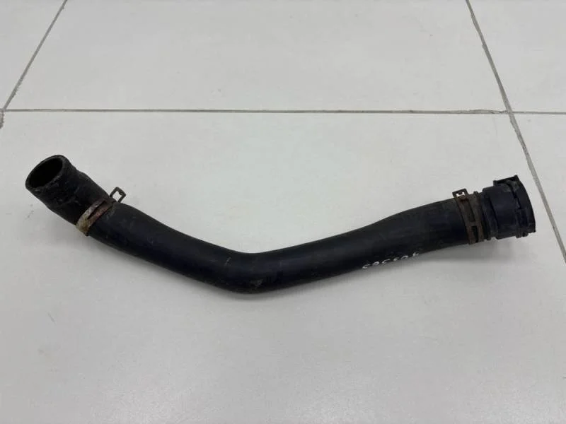 Патрубок радиатора охлаждения Ford Fiesta (MK5) 2002-2008