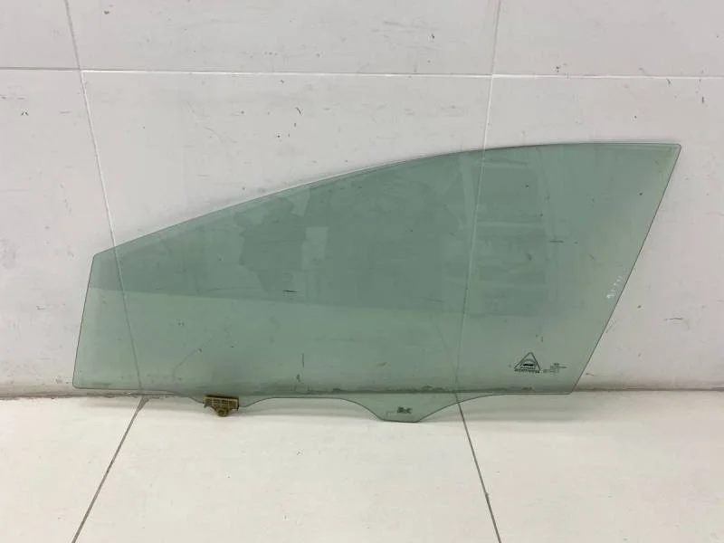 Стекло двери передней левой Kia Ceed (JD) 2012-2018