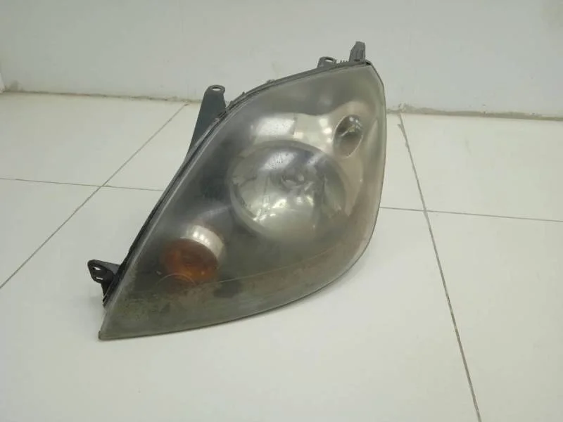 Фара левая Ford Fiesta (MK5) 2002-2008