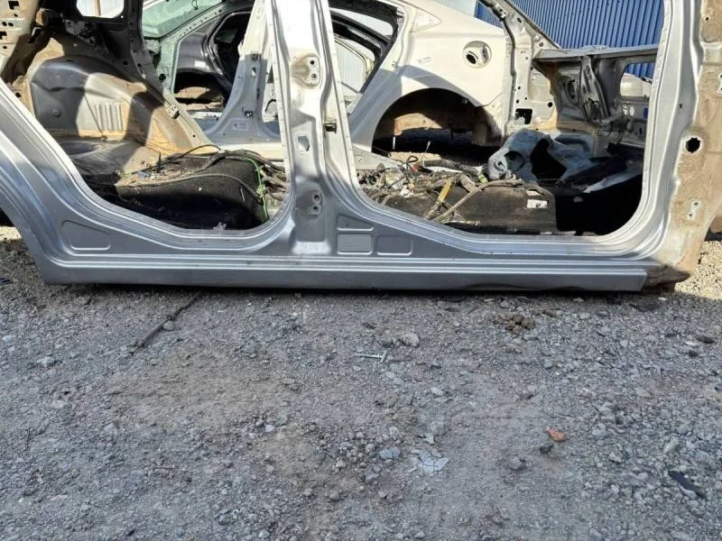 Порог со стойкой правый Ford Fiesta (MK5) 2002-2008